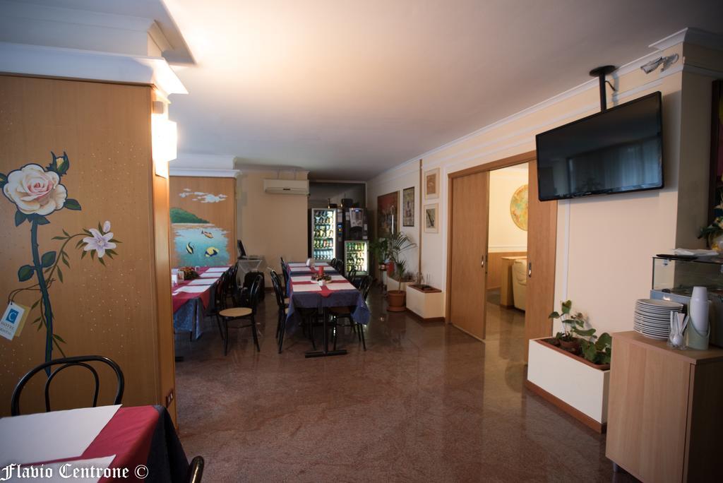 Hotel Cristal บารี ภายนอก รูปภาพ