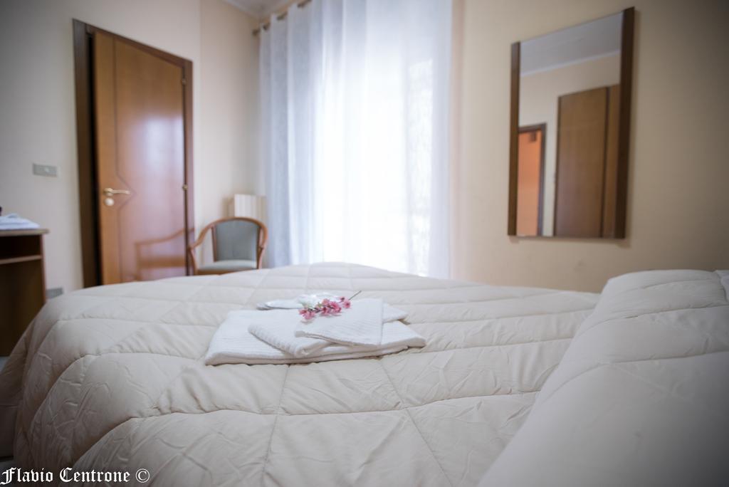 Hotel Cristal บารี ภายนอก รูปภาพ