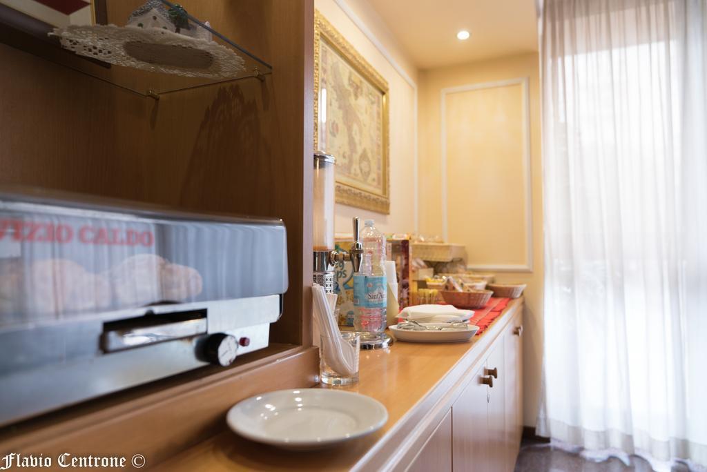 Hotel Cristal บารี ภายนอก รูปภาพ